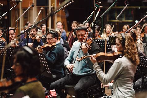 ¡El Concierto Épico de Strings en Madrid: Una Noche de Música, Pasión y un Poco de Picante!