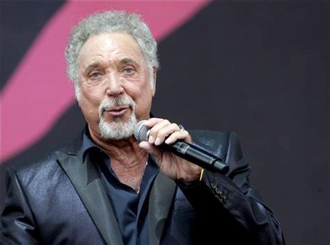  La Revelación Musical de Tom Jones: Una Noche Inolvidable en Madrid