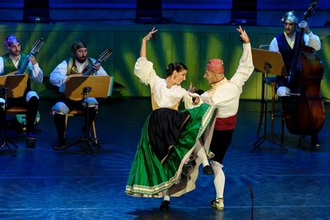  La Gran Fiesta de Jota: Música y Baile Bajo las Estrellas de Madrid